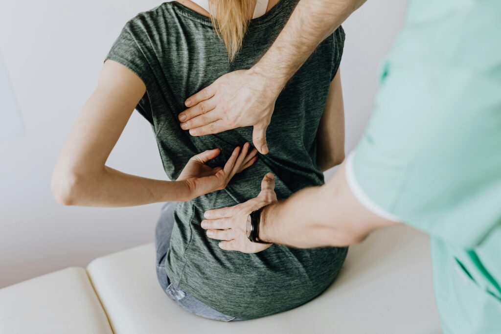 Bolesť chrbta z kancelárskej práce? Chiropraxia pomôže!